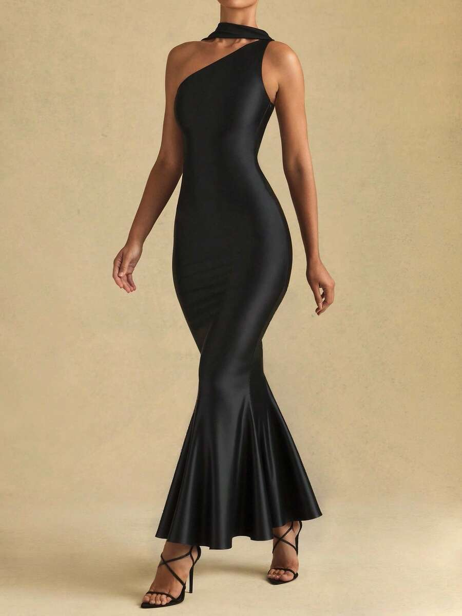 Black Backless Mermaid Dress with Spaghetti Straps | Size EU Size 36 (S) - Image 2